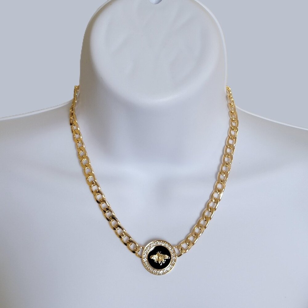 Bee Medallion Pendant Necklace Silvertone Crystal Accents 16" + 2" Adj · New - Picture 3 of 12